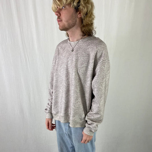 lucewear: homme portant un sweatshirt imprimé mixte graff greige